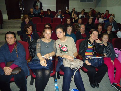  Karşıyaka Belediyesi Çarşı Kültür merkezinde Kuantum Dokunuş (Quantum Touch) Eğitmeni Aysu Sürücü’nün verdiği seminere yoğun ilgi oldu.